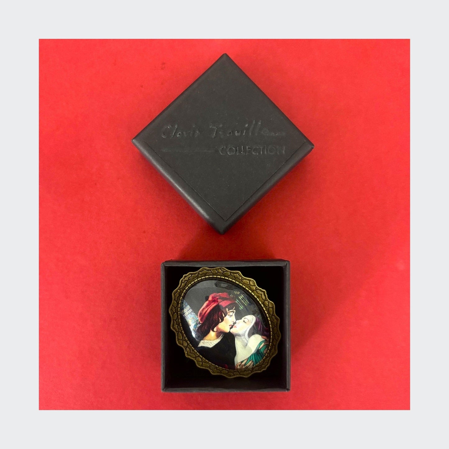 le baiser - brooch
