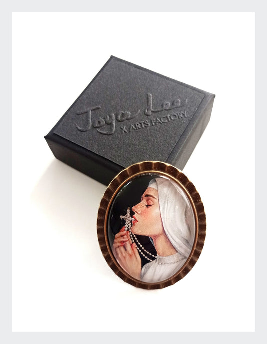 possession ll - broche